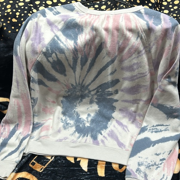 Sweatshirt - Picture 2 of 3